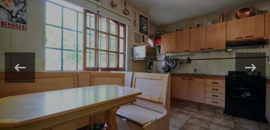 Hermoso Triplex residencial de 5 ambientes con jardín y parrilla