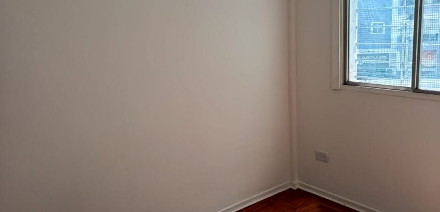 Dpto 3 amb Av Balbín muy comodo con balcón. Bajas expensas!