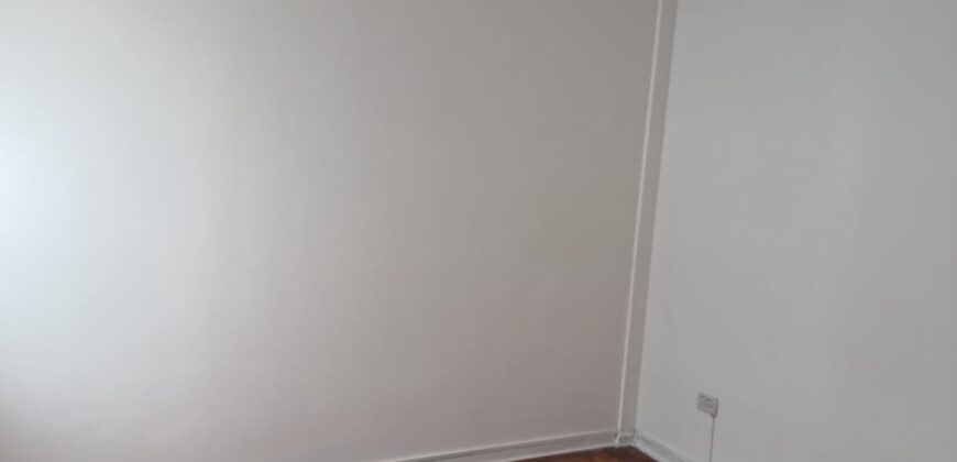 Dpto 3 amb Av Balbín muy comodo con balcón. Bajas expensas!