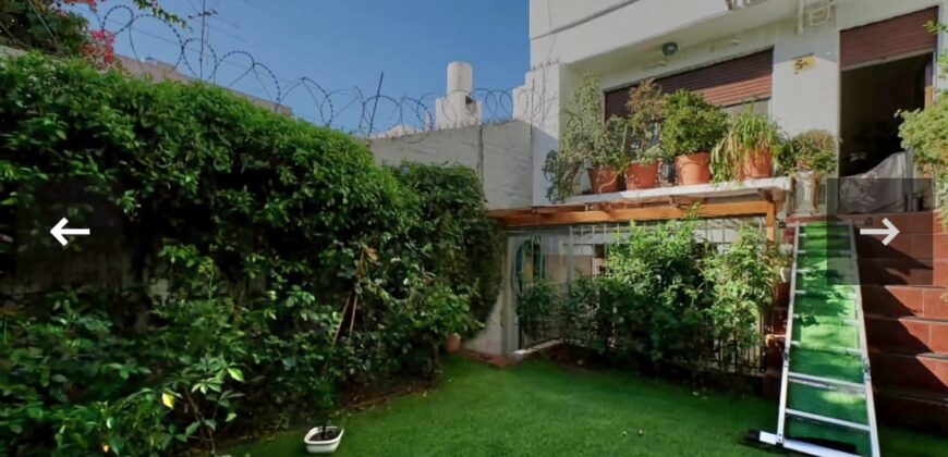 Hermoso Triplex residencial de 5 ambientes con jardín y parrilla