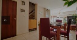Hermoso Triplex residencial de 5 ambientes con jardín y parrilla