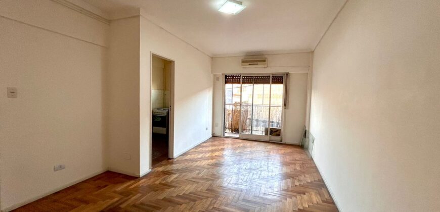 Departamento 2 ambientes con 2 balcones, super luminoso!