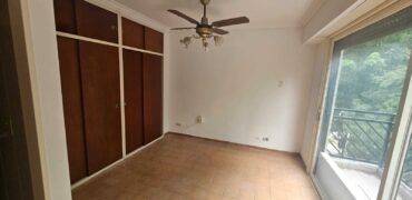 Oportunidad PH 2 ambientes al frente en venta Sin expensas – Villa Urquiza (límite Coghlan)