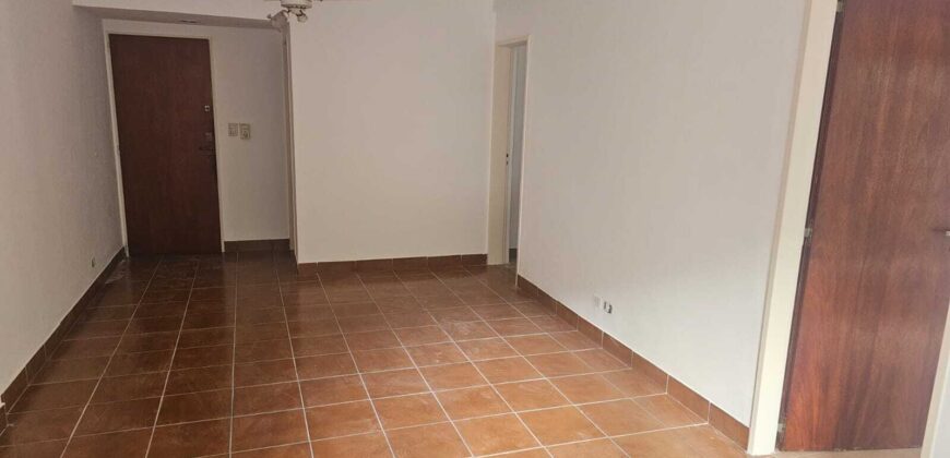 Oportunidad PH 2 ambientes al frente en venta Sin expensas – Villa Urquiza (límite Coghlan)